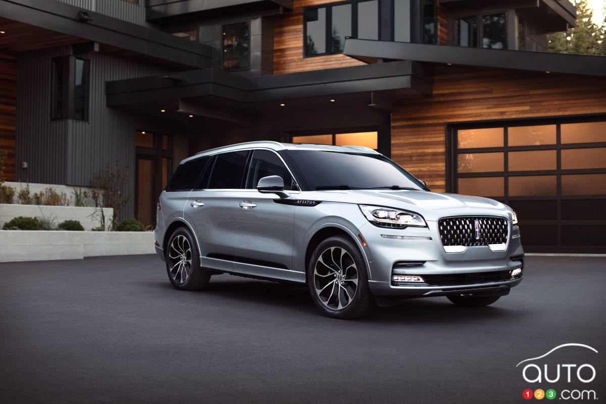Lincoln Aviator, trois quarts avant